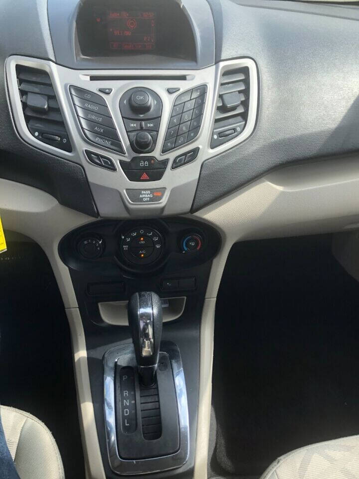 2013 Ford Fiesta  - $4,900