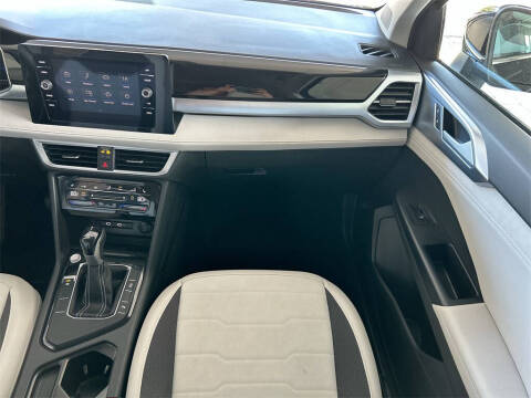 2025 Volkswagen Taos SE