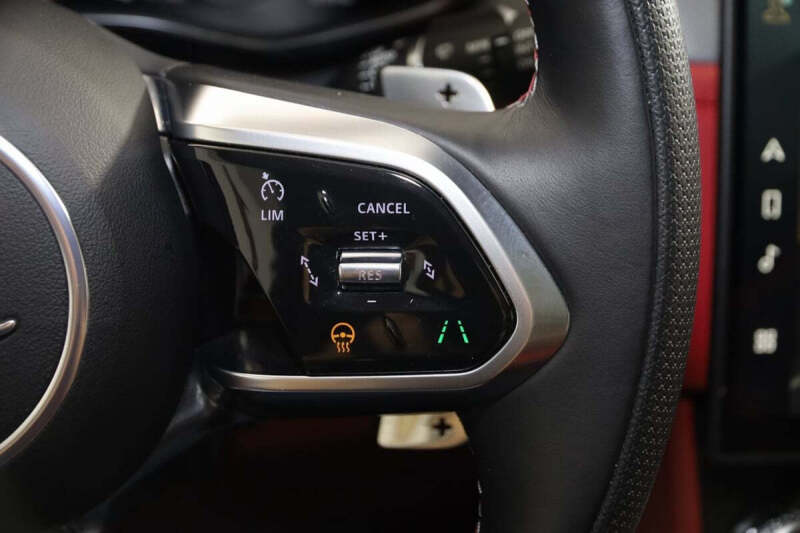 2024 Jaguar F-PACE SVR