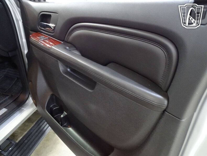 2011 Cadillac Escalade ESV Premium