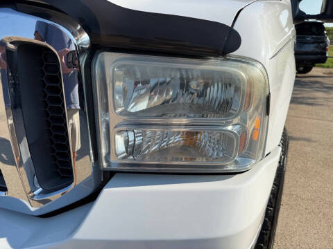 2005 Ford Excursion XLT