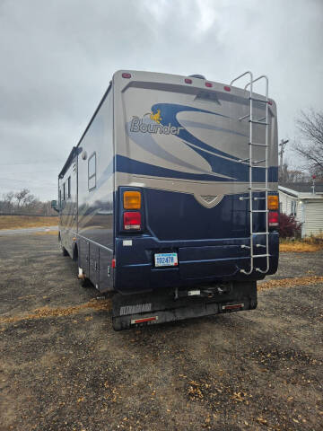 2008 Fleetwood RV Bounder 35E