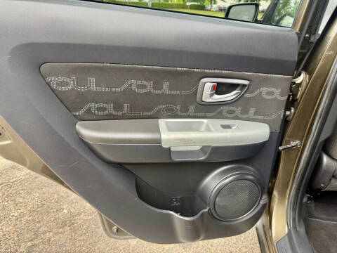 2012 Kia Soul +
