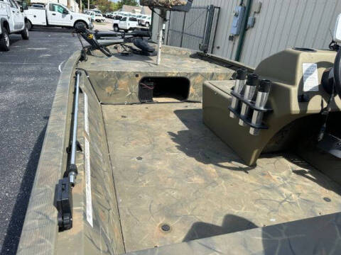 2017 Tracker Grizzly