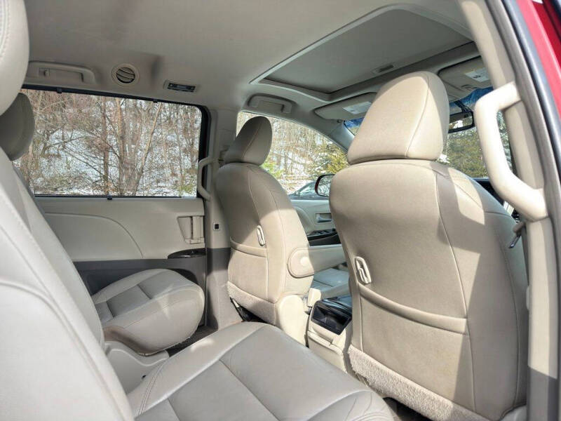 2016 Toyota Sienna XLE Premium 7-Passenger