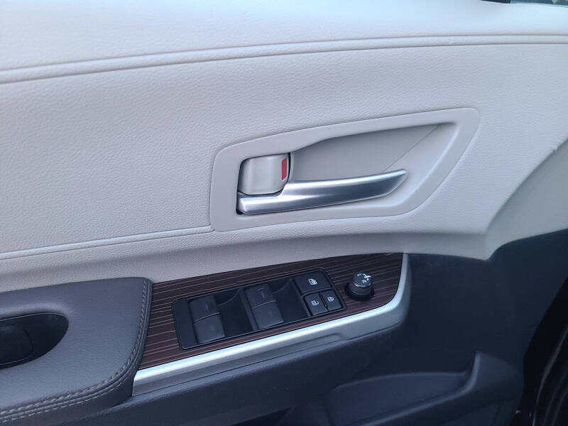 2022 Toyota Sienna XLE 8-Passenger