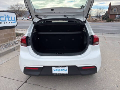 2022 Kia Rio 5-Door S