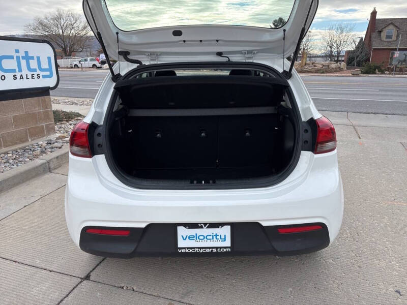 2022 Kia Rio 5-Door S