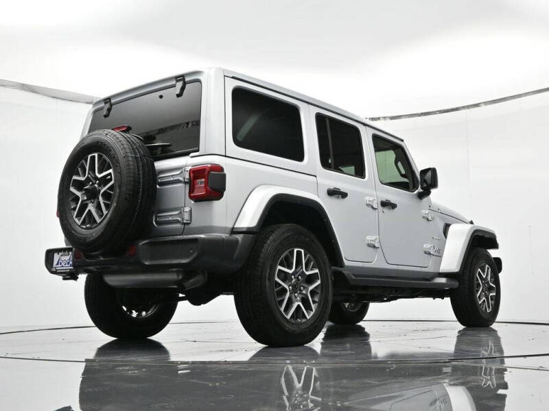 2024 Jeep Wrangler Sahara