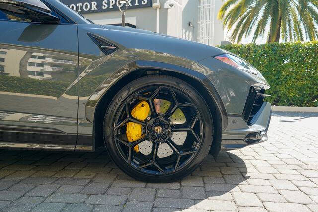 2023 Lamborghini Urus Performante