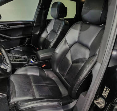 2015 Porsche Macan S