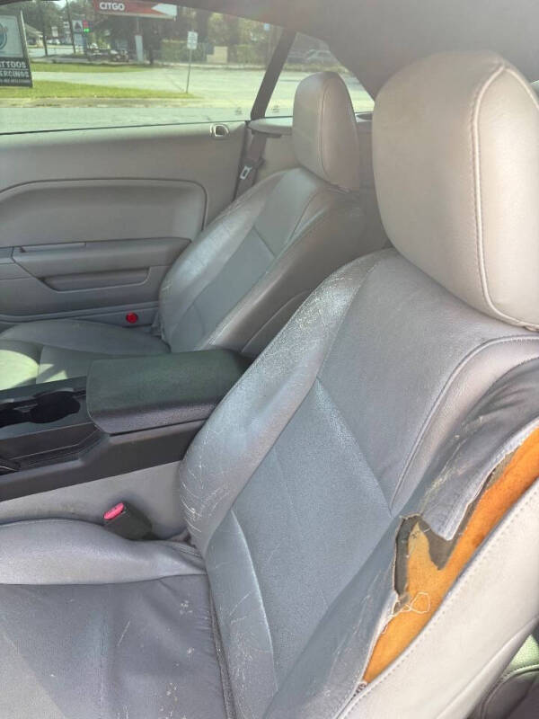 2006 Ford Mustang V6 Standard