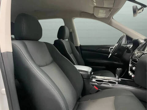 2020 Nissan Pathfinder SV