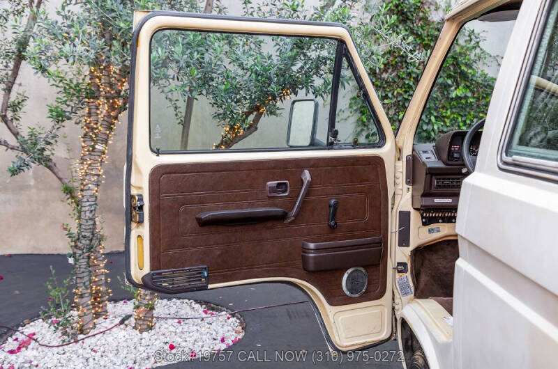 1982 Volkswagen Vanagon Camper
