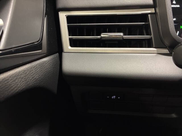 2025 Mitsubishi Outlander ES