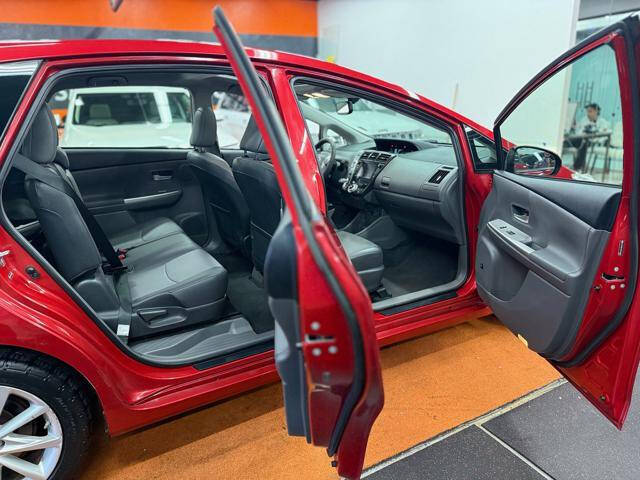 2012 Toyota Prius v Five
