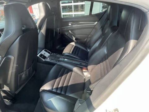 2016 Porsche Panamera GTS