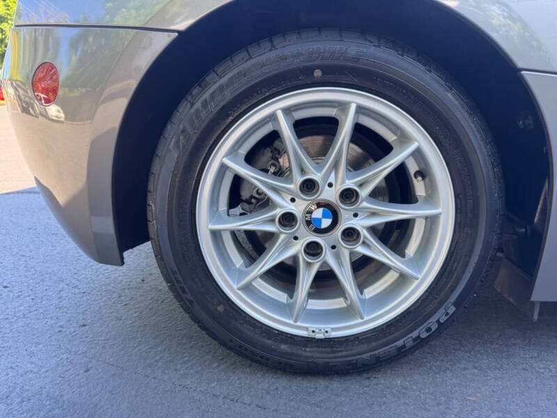 2005 BMW Z4 2.5i