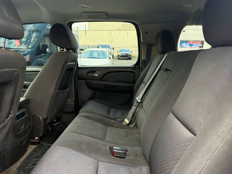 2011 Chevrolet Suburban LS