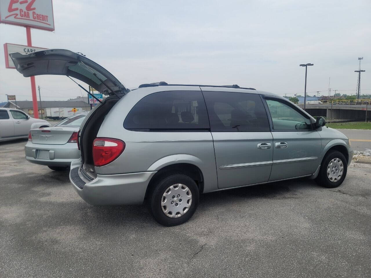 2003 Chrysler Town and Country for sale at E-Z Car Credit in Fort Wayne, IN