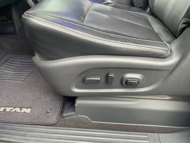 2017 Nissan Titan SL