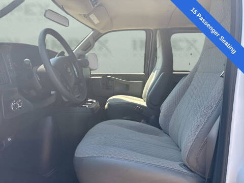 2025 Chevrolet Express LS 3500