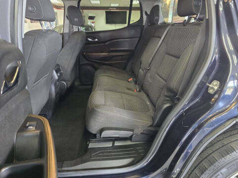 2017 GMC Acadia SLE-2