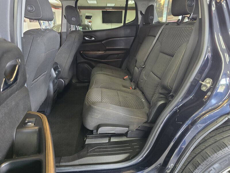 2017 GMC Acadia SLE-2