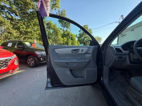 2017 Chevrolet Traverse LS