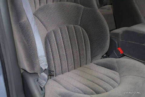 2005 Pontiac Bonneville SE