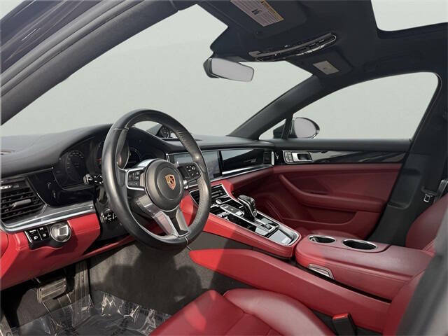 2018 Porsche Panamera 4