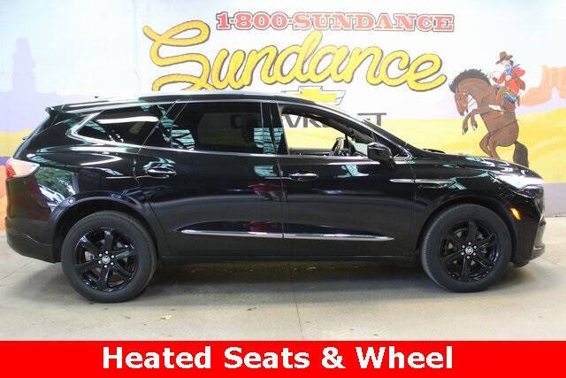 2024 Buick Enclave Essence's photo