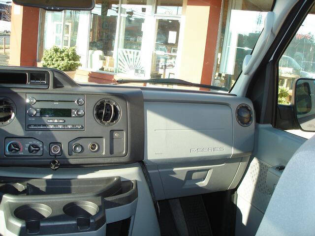 2013 Ford E-Series E-350 SD XLT