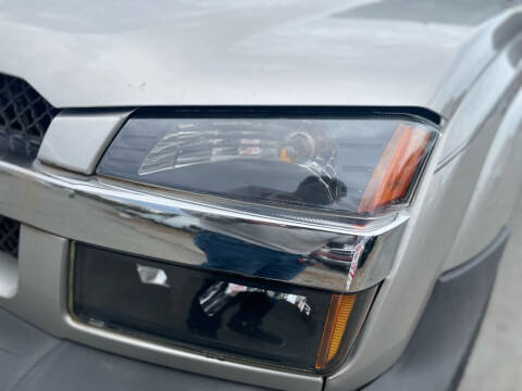 2005 Chevrolet Avalanche 1500 LS