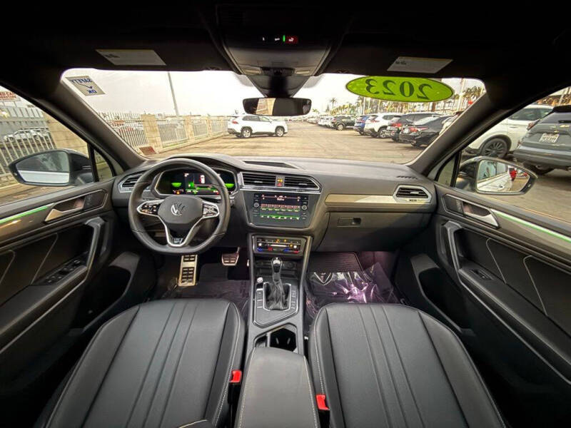 2023 Volkswagen Tiguan SE R-Line Black