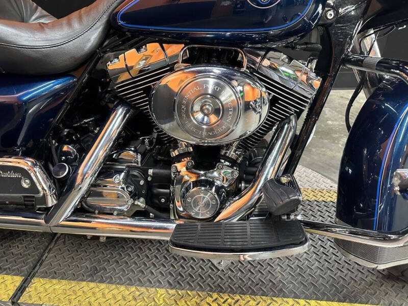 2001 Harley-Davidson® FLHTC - Electra Glide® Cl