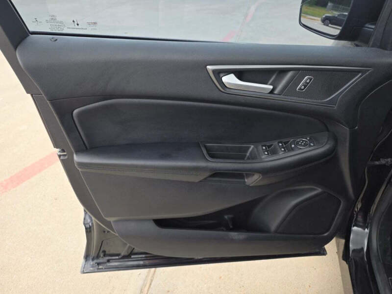 2020 Ford Edge SE