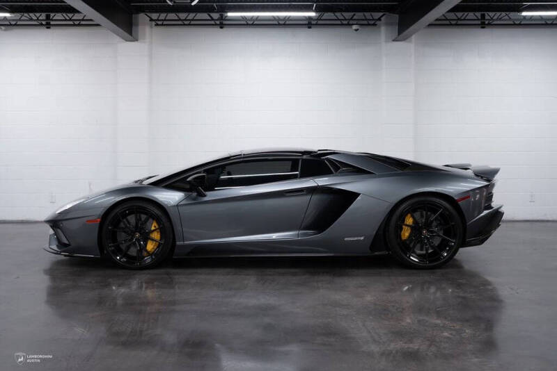 2019 Lamborghini Aventador LP 740-4 S