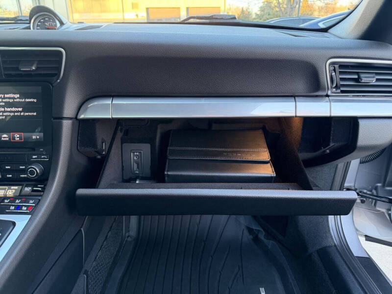 2017 Porsche 911 Carrera