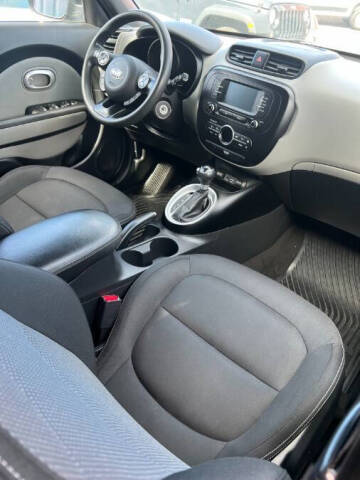 2017 Kia Soul +