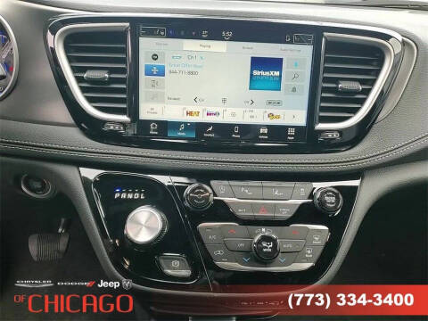 2025 Chrysler Pacifica Select