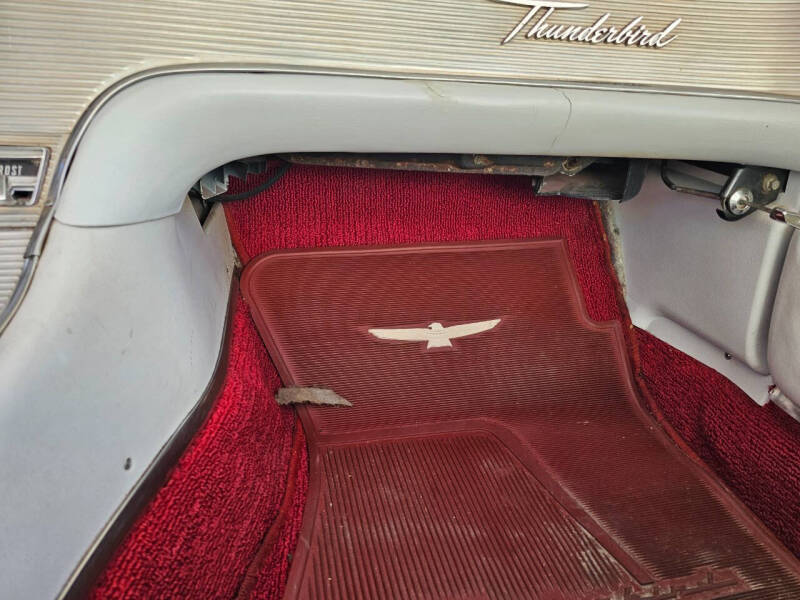 1961 Ford Thunderbird