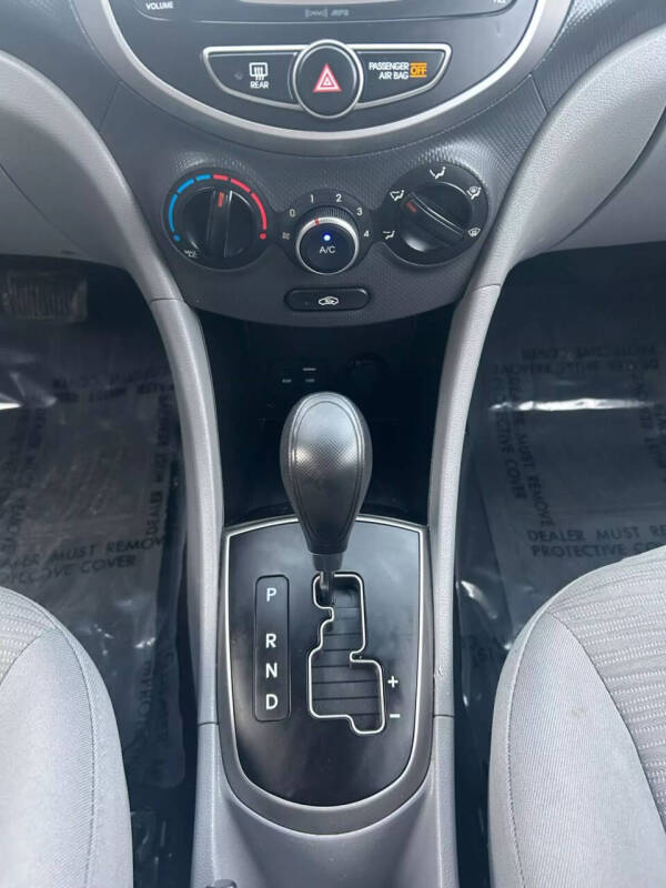 2016 Hyundai Accent SE