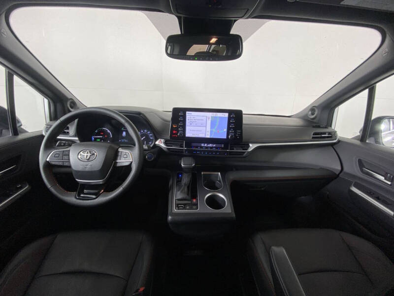 2023 Toyota Sienna XSE 7-Passenger