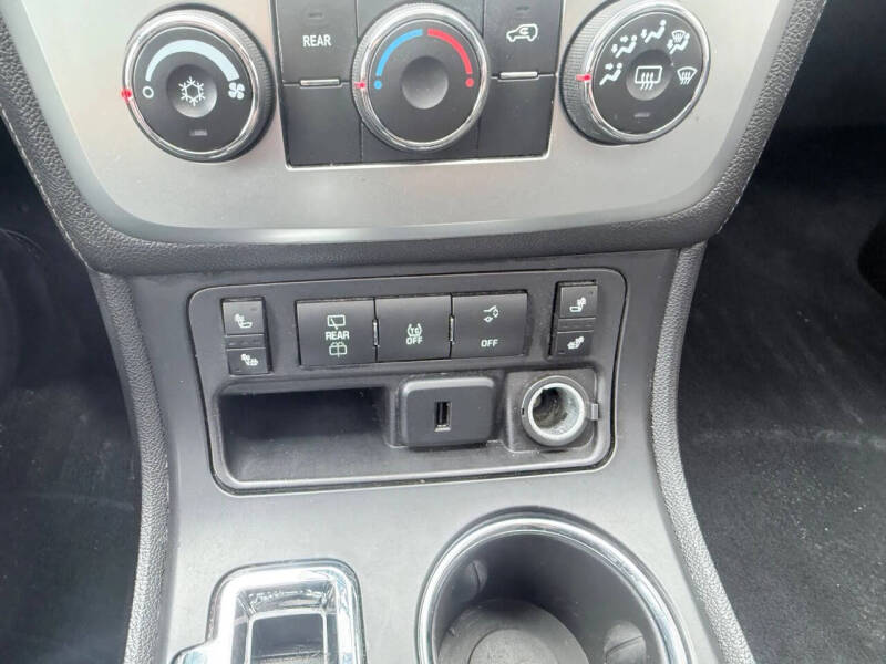 2016 GMC Acadia SLE-2