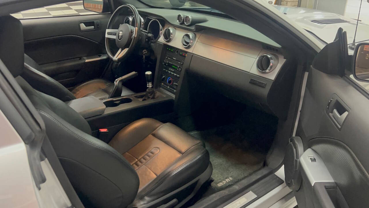2006 Ford Mustang 6