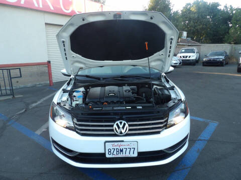 2012 Volkswagen Passat SEL PZEV