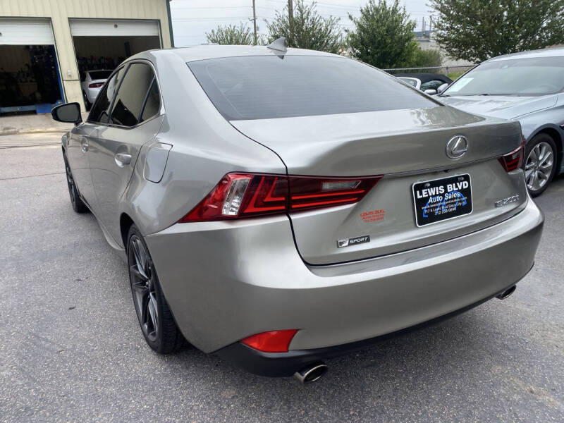 2016 Lexus IS 200t
