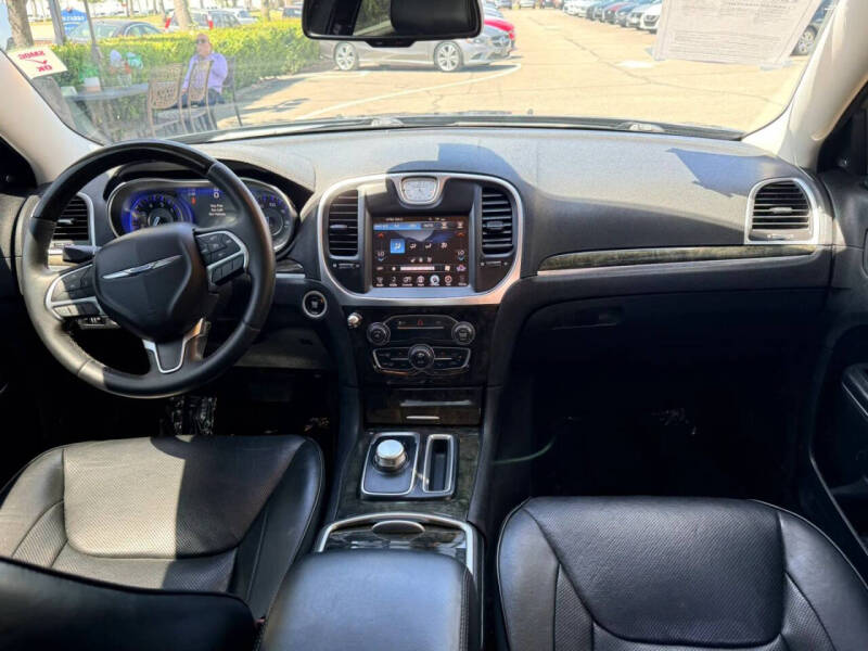 2016 Chrysler 300 C