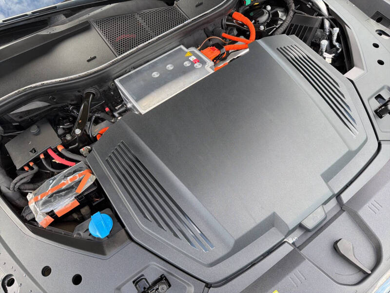 2019 Audi e-tron quattro Premium Plus